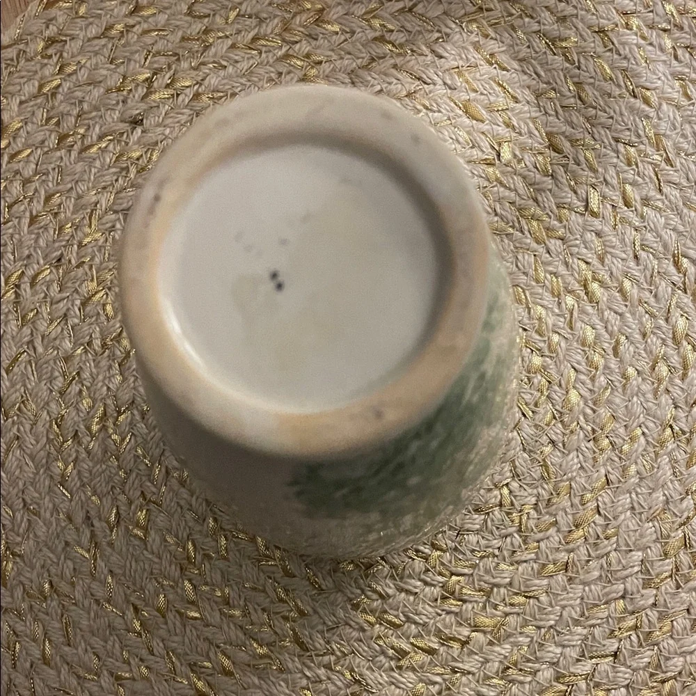 Vintage-Inspired rooster and toile country design Cream and Green Vase - Picture 4 of 5